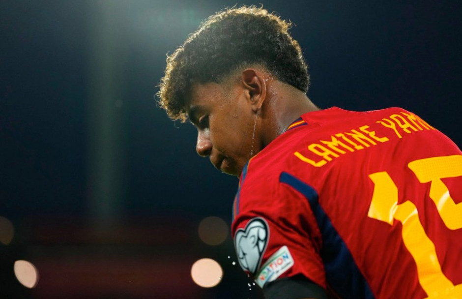 记者：赫伊森等5名后卫缺席皇马训练，阿森西奥遭遇病毒感染