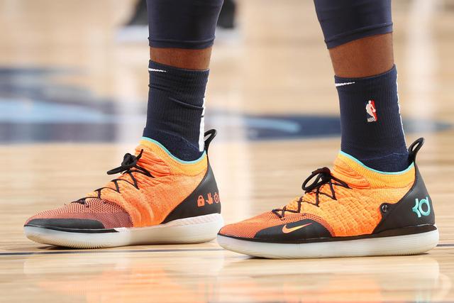 湖人111-103逆转鹈鹕！雷迪克对詹姆斯与东契奇的高度评价成焦点