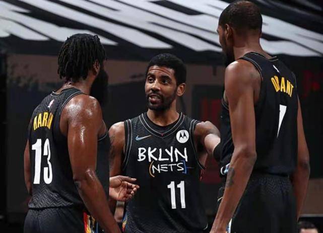 十人博洛尼亚0-0战平布兰，里科吉安尼斯染红