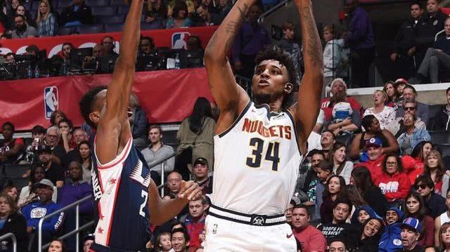 詹姆斯防守篮板超科比大腿！41岁30分场次联盟第二！