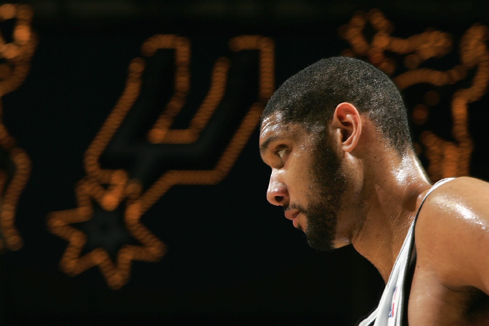 东契奇豪取30+2+10无缘最佳，詹姆斯30+8+8演绎赛季巅峰