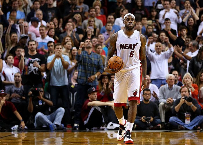 纽约洋基官方透露：正与多伦多蓝鸟商讨关于一名顶级内野手的潜在交易